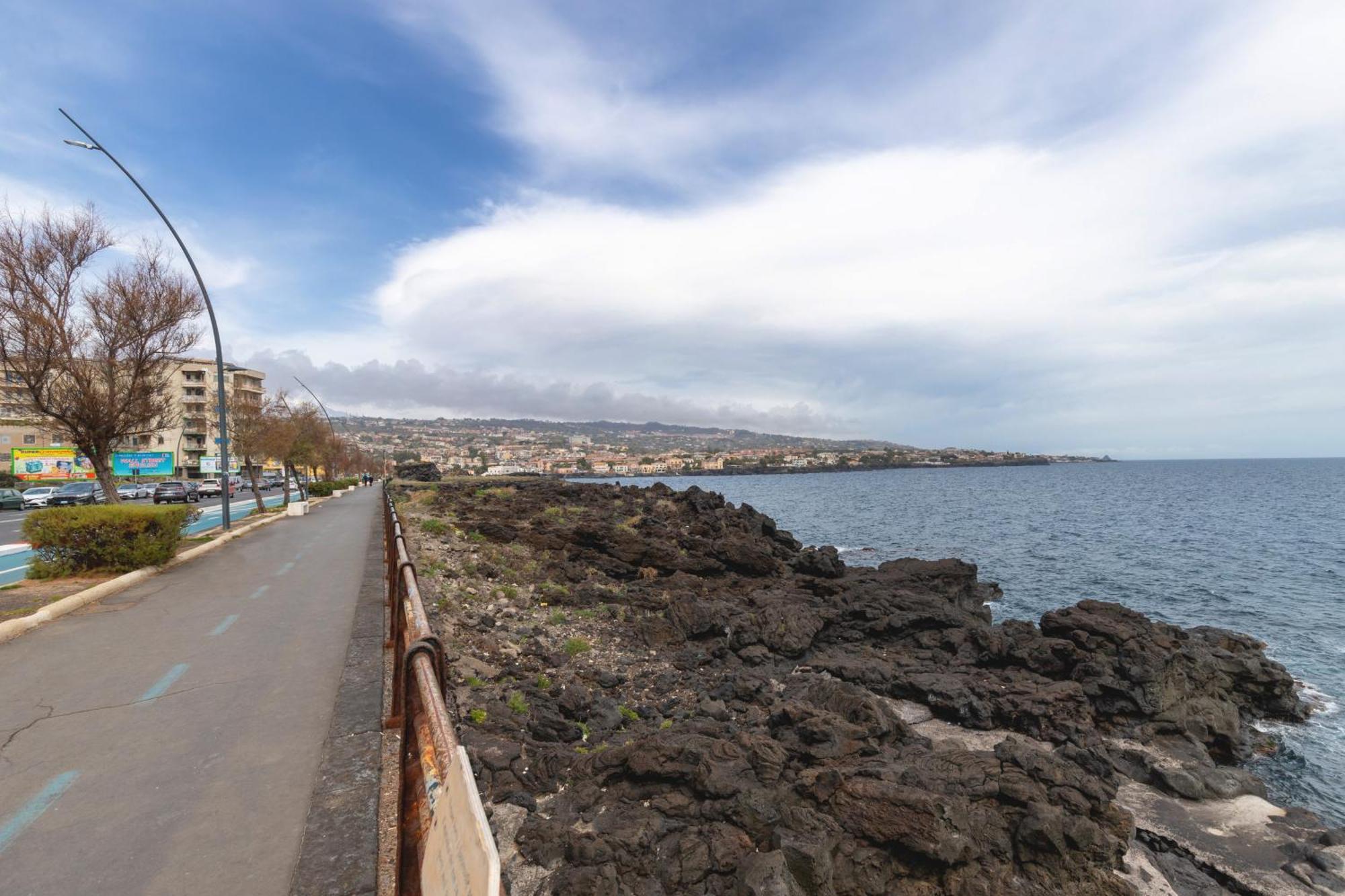 Finestre Sul Mare Apartment คาตาเนีย ภายนอก รูปภาพ